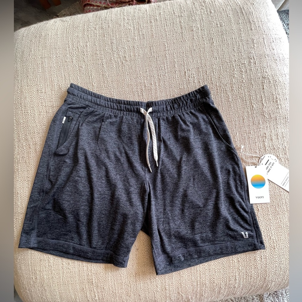 Vuori men’s ponto shorts, large, grey, NWT